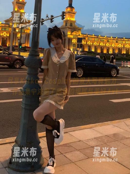 尽享Kitkat Cosplay的双人写真魅力，作品集中浓缩了感情的细腻与美好.txt